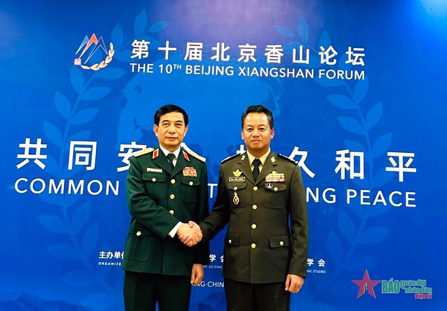 Defense Minister meets Lao and Cambodian counterparts at Beijing Xiangshan Forum